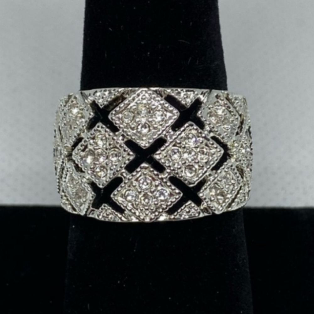 CHARTER CLUB Elegant Silver Crystal Pave Basket Weave Wide Band Ring Size 7
